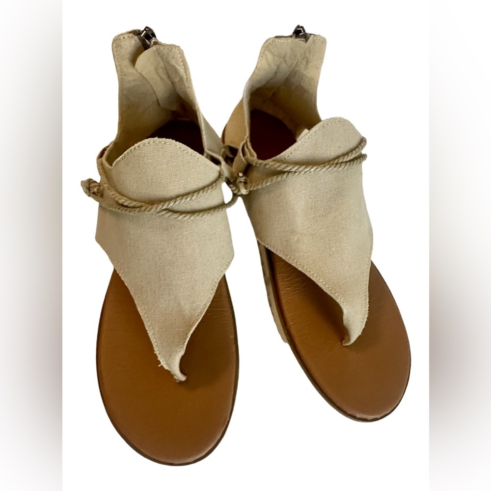 ⭐️⭐️⭐️Light Tan Linen Flat Sandal